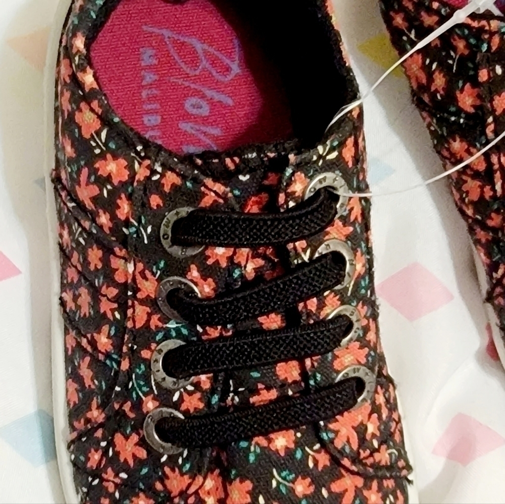 𝅺blowfish toddler shoes - Picture 4 of 8